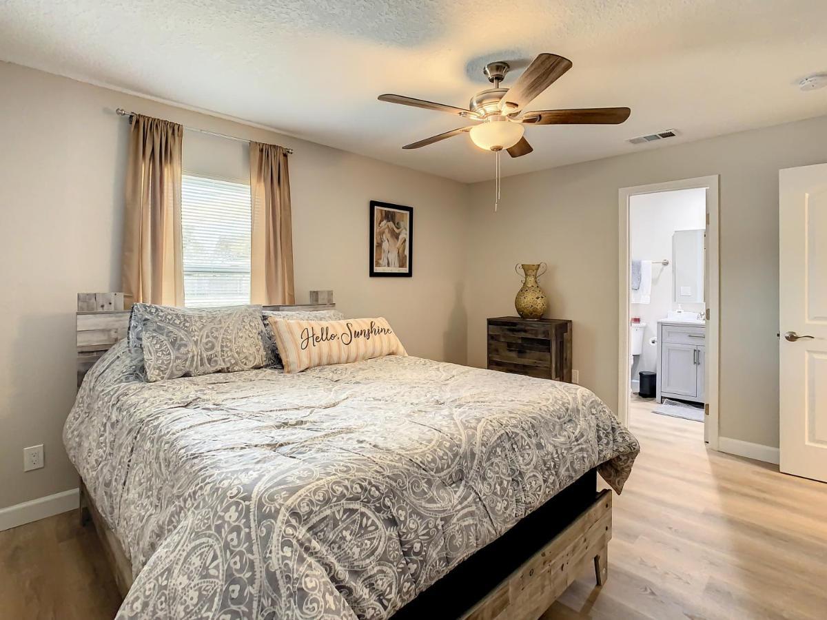 Crown Jewel Of Clearwater 10-15 Min To Beach 5 Min To St Pete Airport Villa Eksteriør bilde